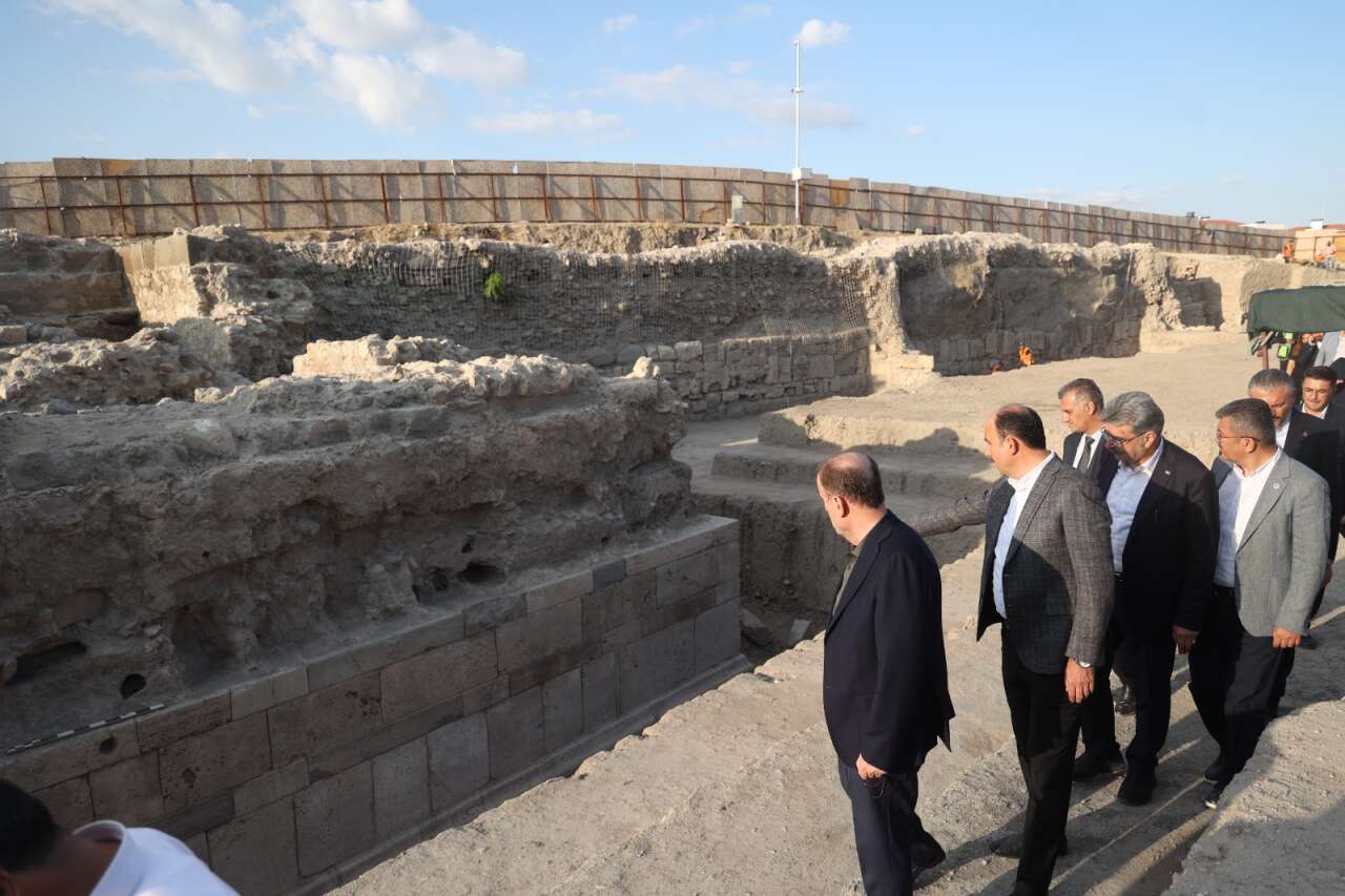 Konya’nın kalbinde toprağın altından tarih fışkırıyor 2